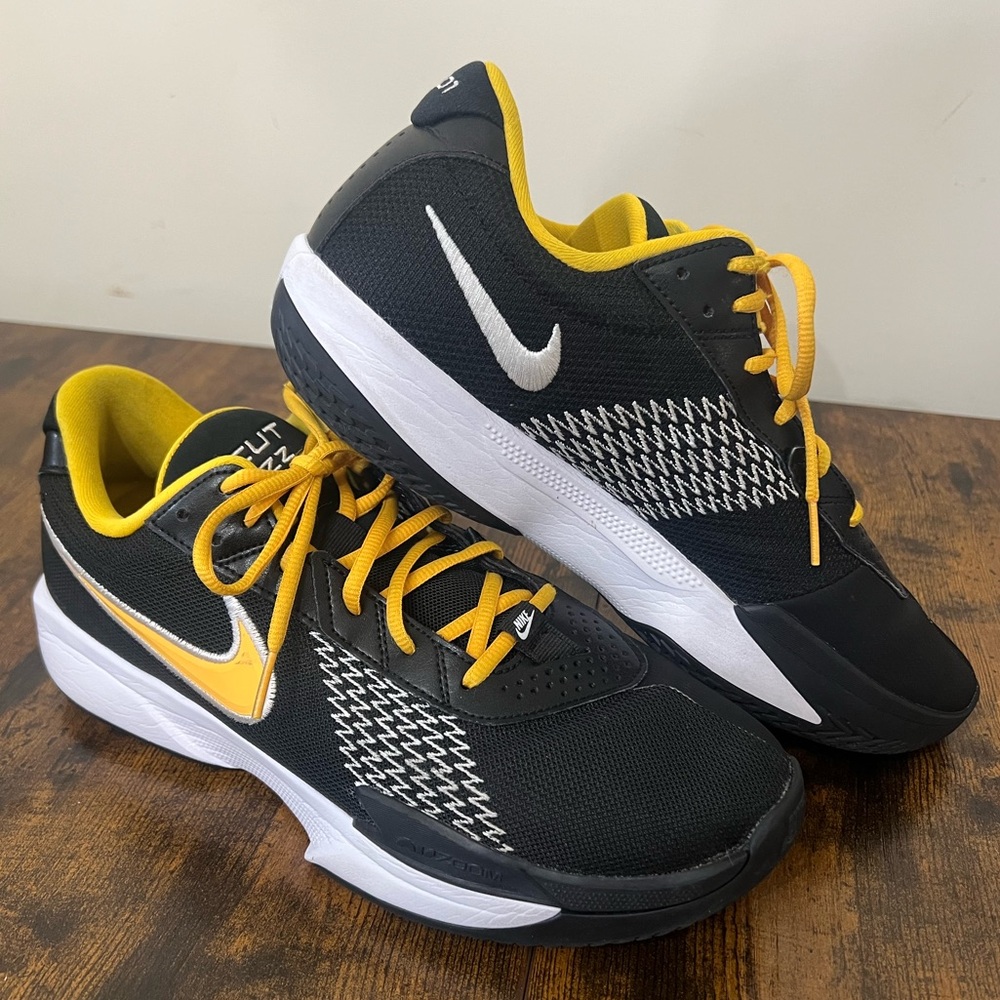 NIKE Men’s G.T. Cut Academy By You Basketball Shoe Size 11